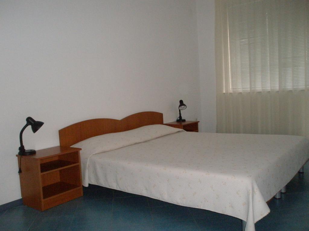 Family Hotel Maritime Ahtopol Habitación foto